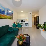 Hotel Maya's